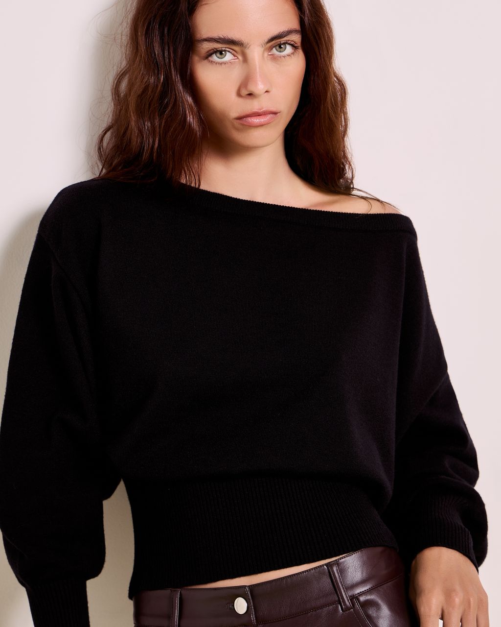 BOAT NECK SWEATER