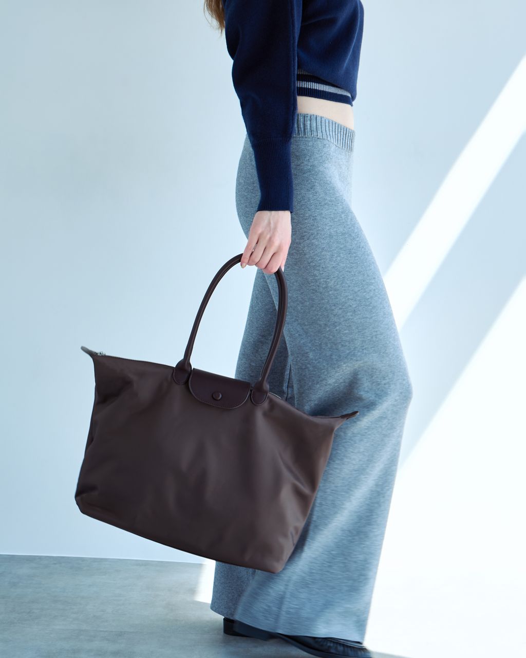 OVERSIZED TOTE BAG WITH FLAP CLOSURE
