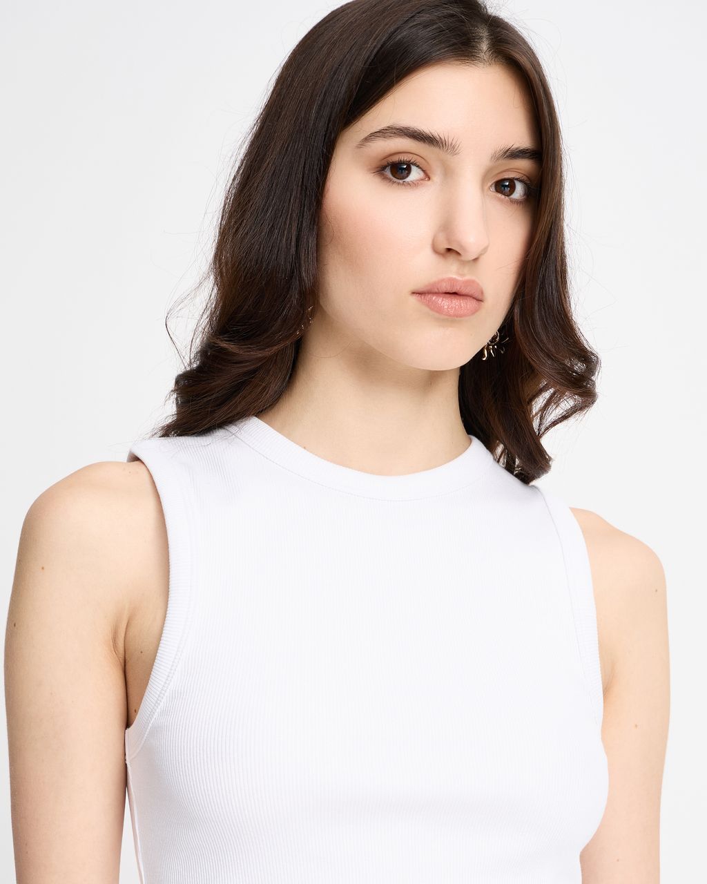 BASIC TANK TOP WITH A CREW NECK
