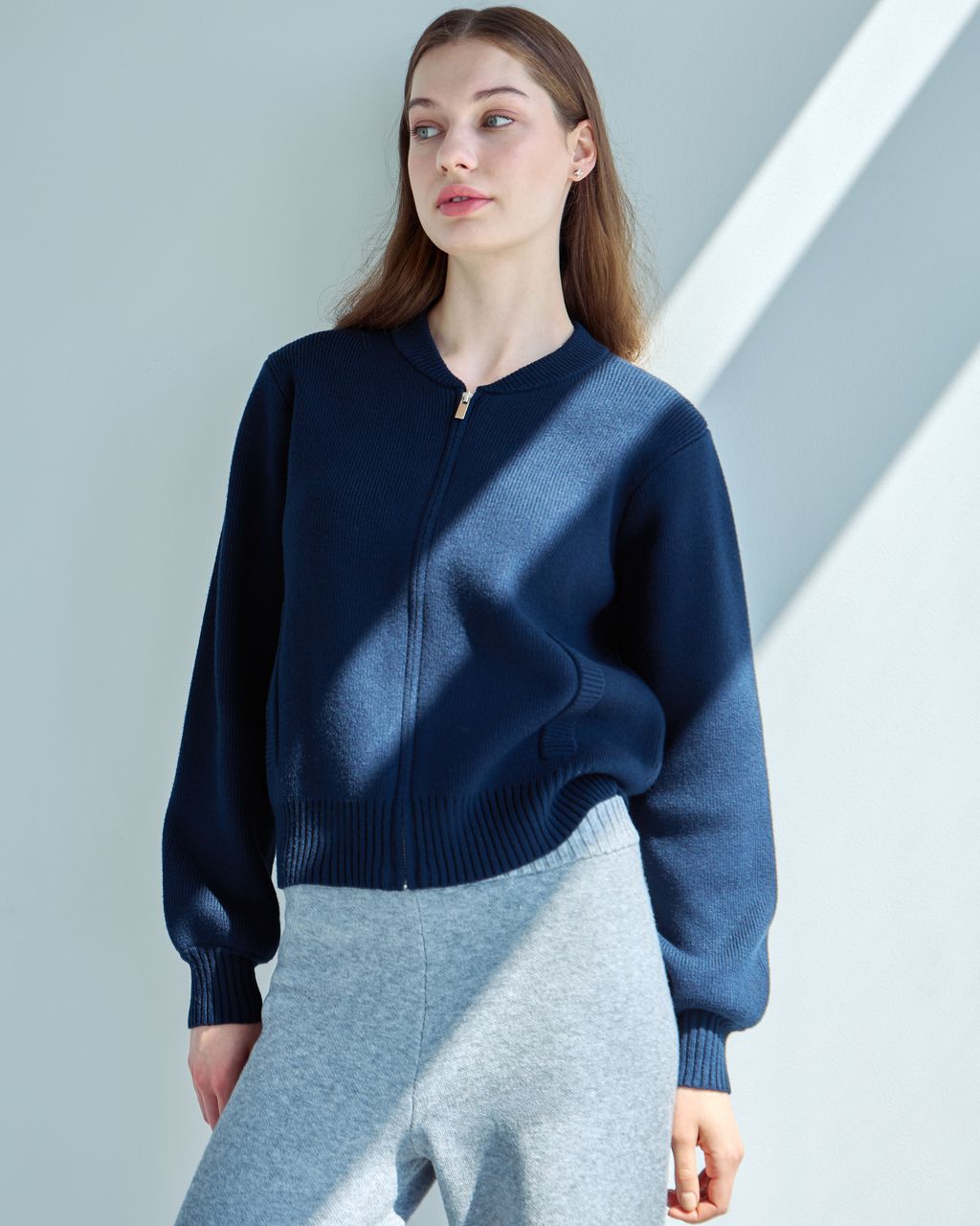 ТРИКОТАЖНЫЙ БОМБЕР