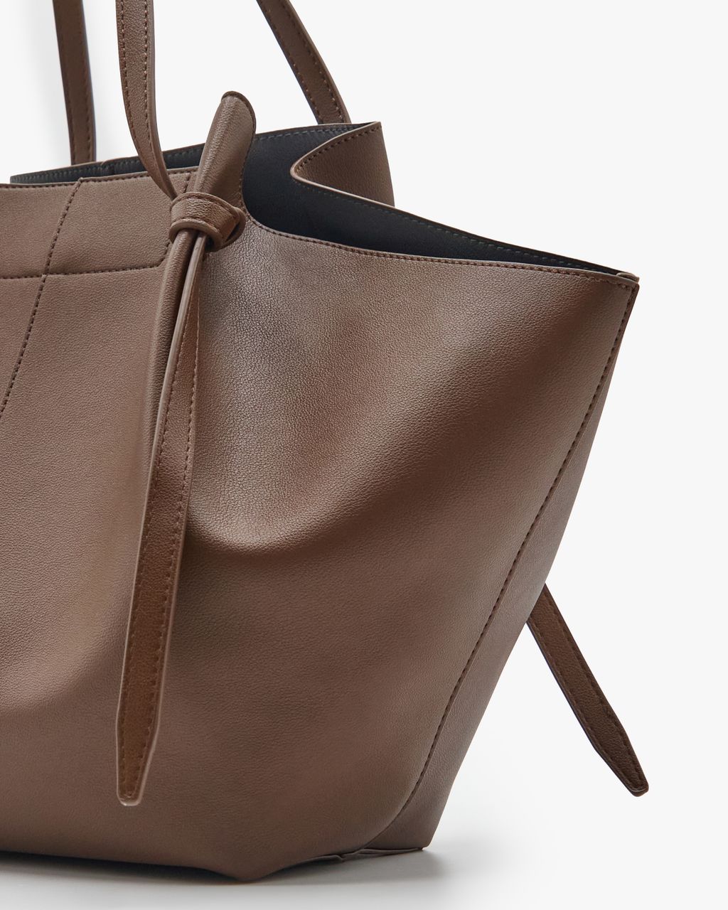 LEATHER-EFFECT VOLUMINOUS TOTE BAG