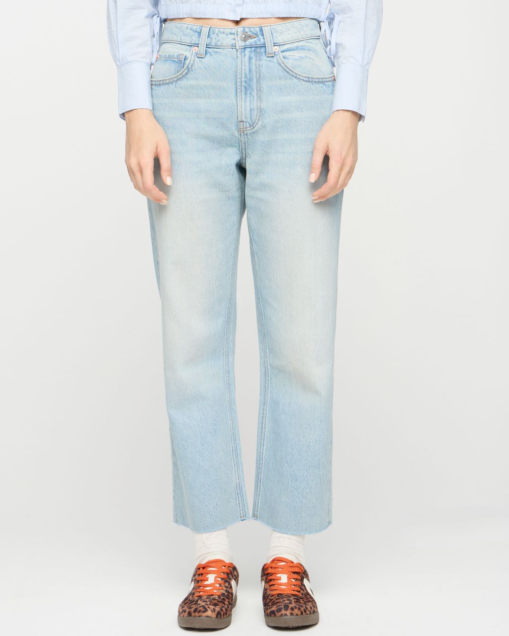 CROPPED STRAIGHT JEANS WITH RAW-EDGE HEM