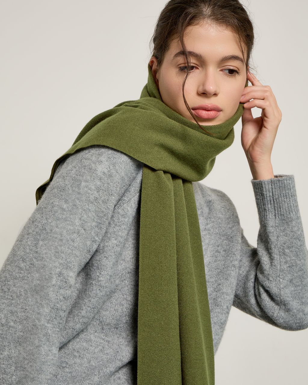 ШИРОКИЙ ОДНОТОННЫЙ ШАРФ