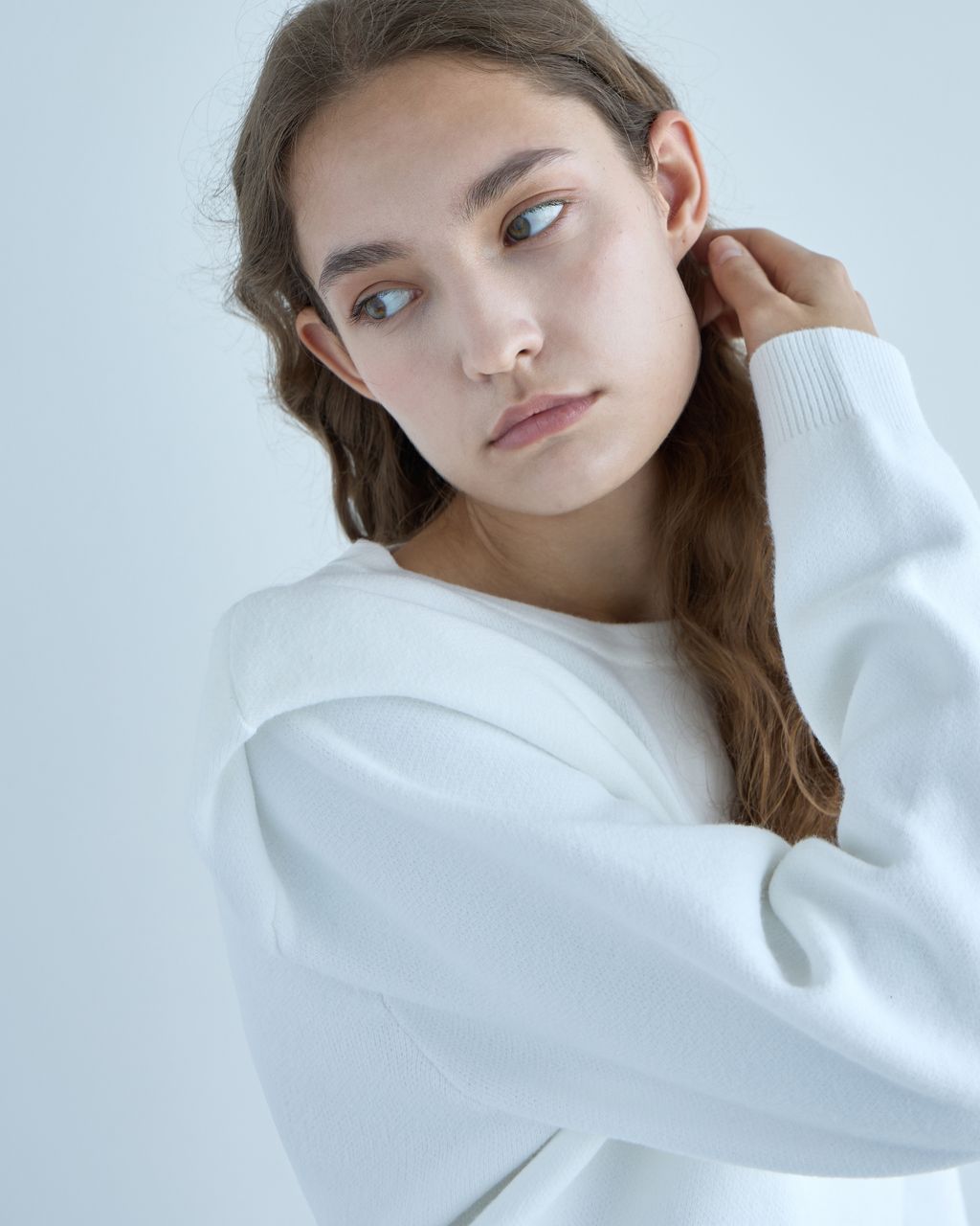 PADDED SHOULDER KNIT SWEATER