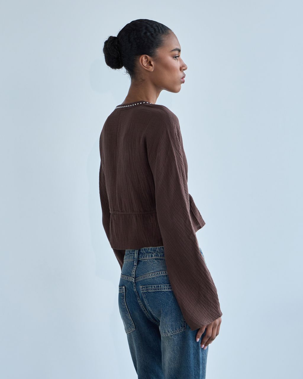 CROPPED TEXTURED TIE-FRONT BLOUSE