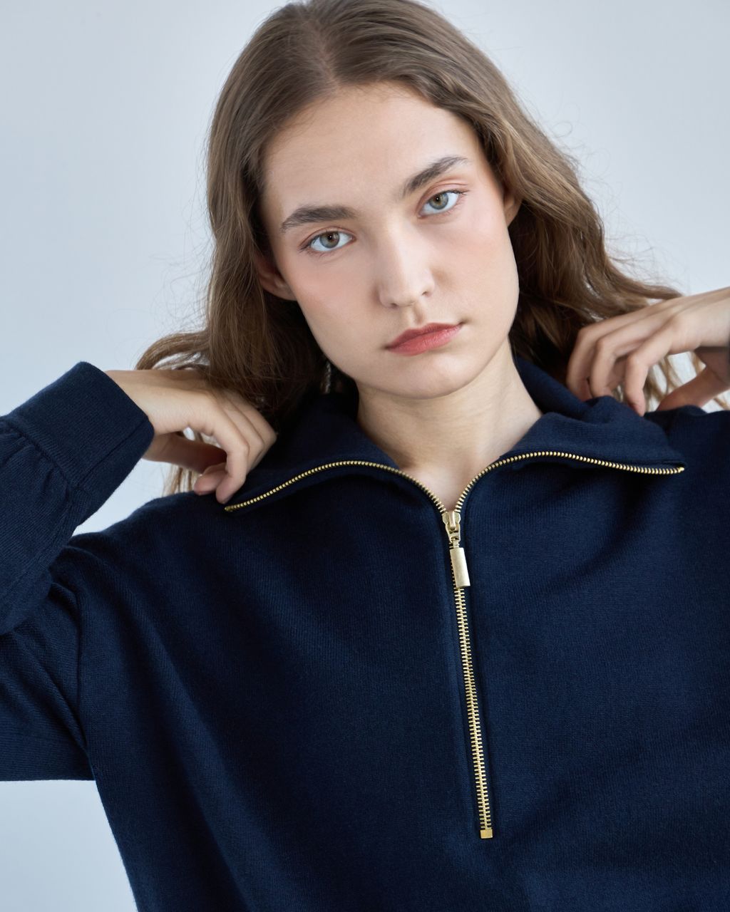 BASIC SOFT HALF-ZIP SWEATSHIRT