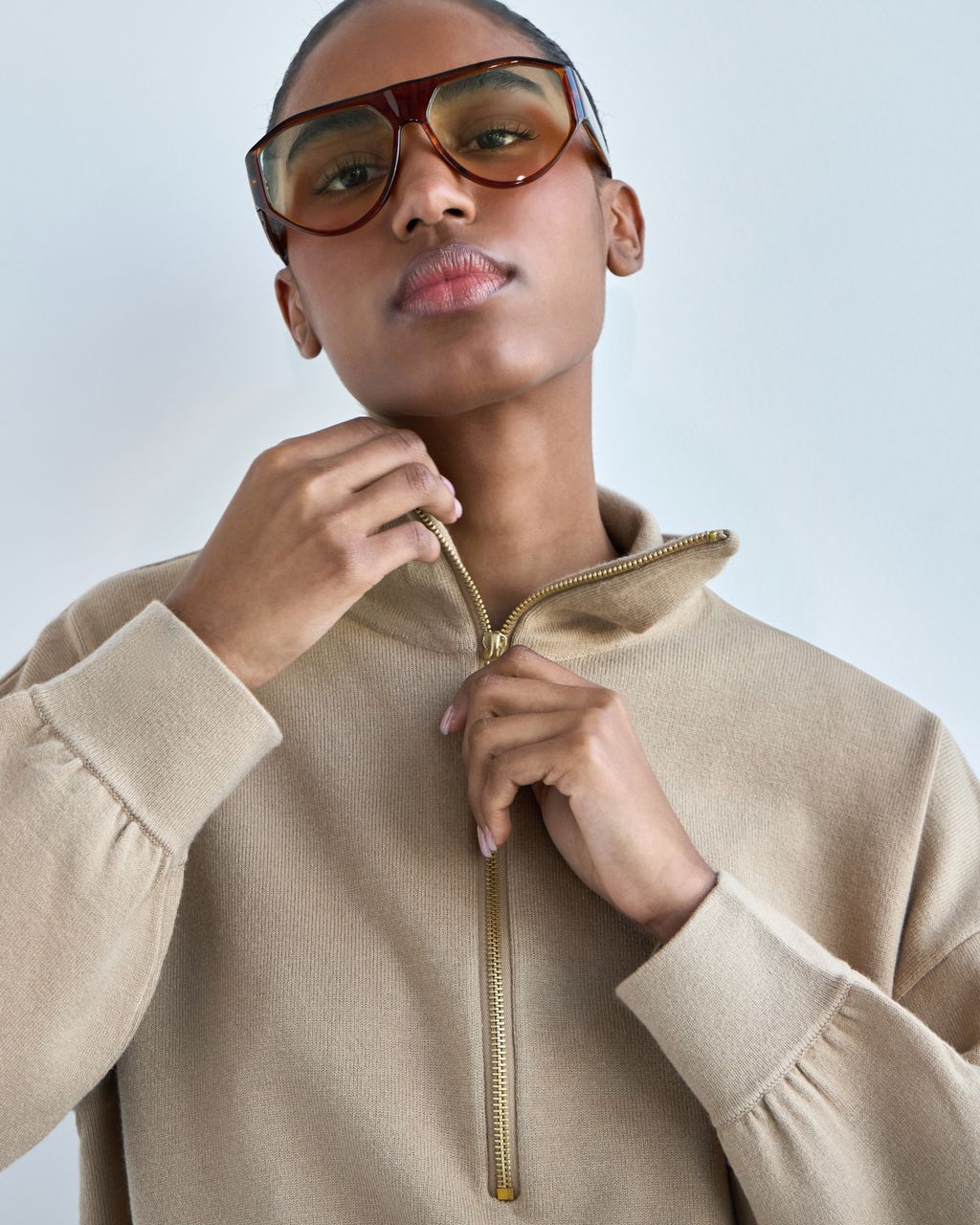 BASIC SOFT HALF-ZIP SWEATSHIRT