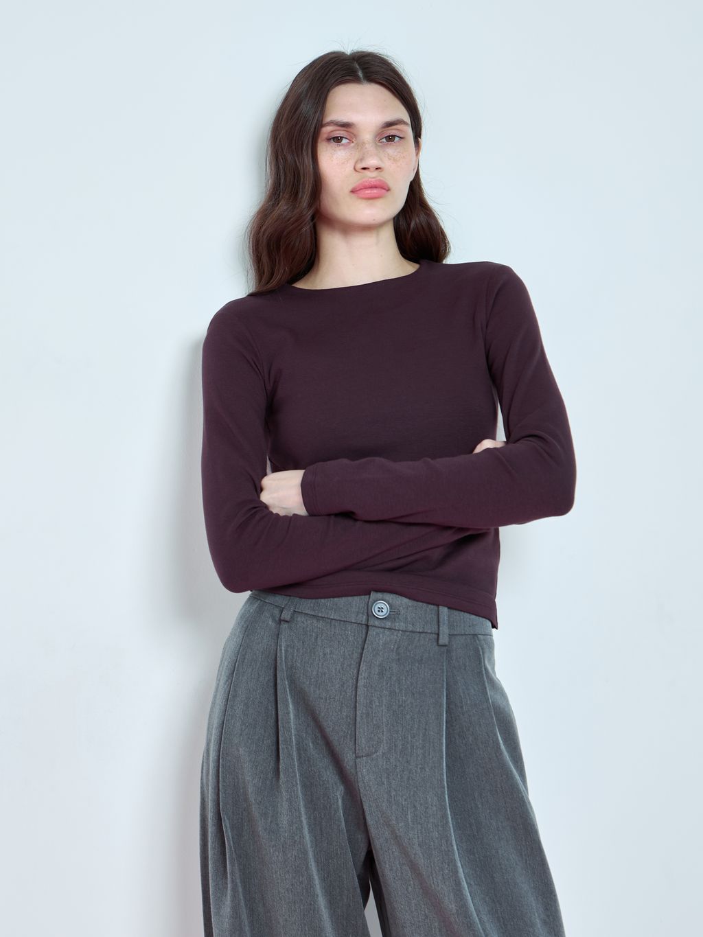 BASIC LONG SLEEVE T-SHIRT