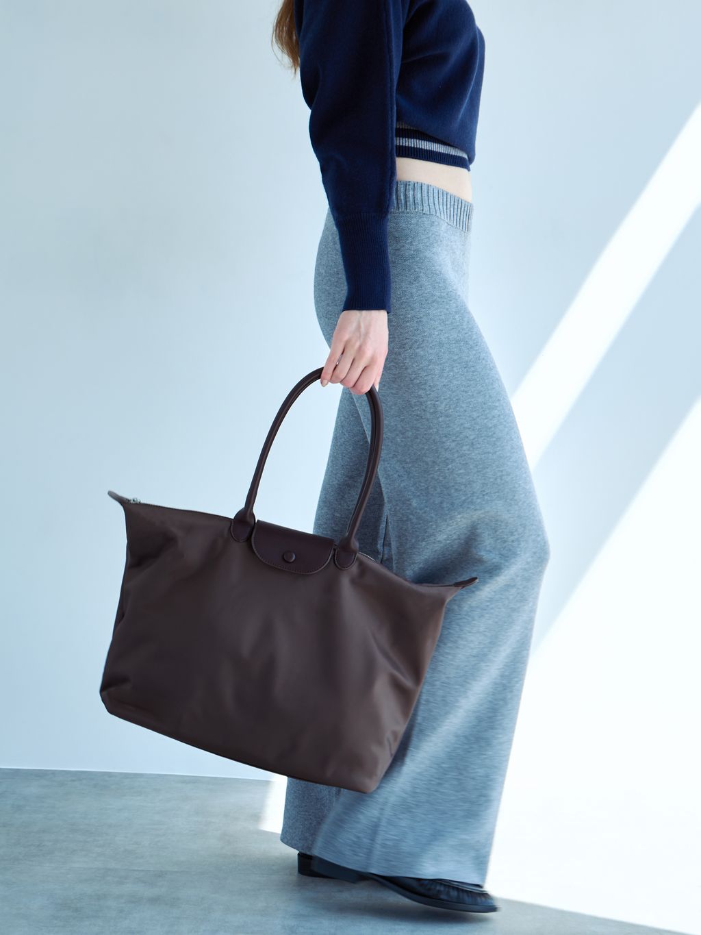 OVERSIZED TOTE BAG WITH FLAP CLOSURE
