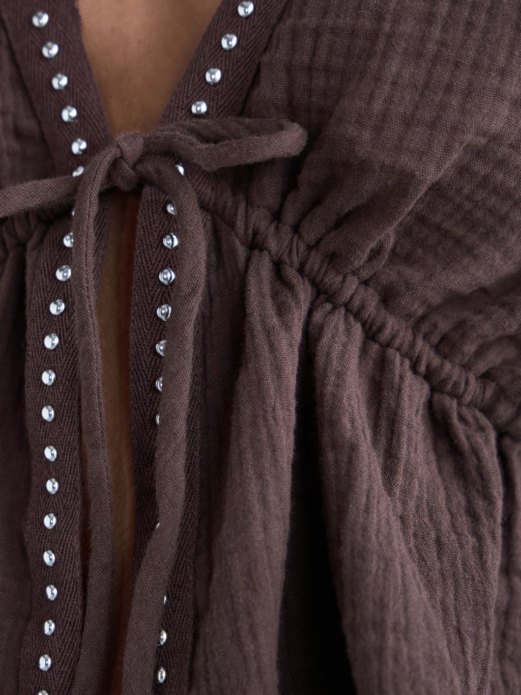 CROPPED TEXTURED TIE-FRONT BLOUSE