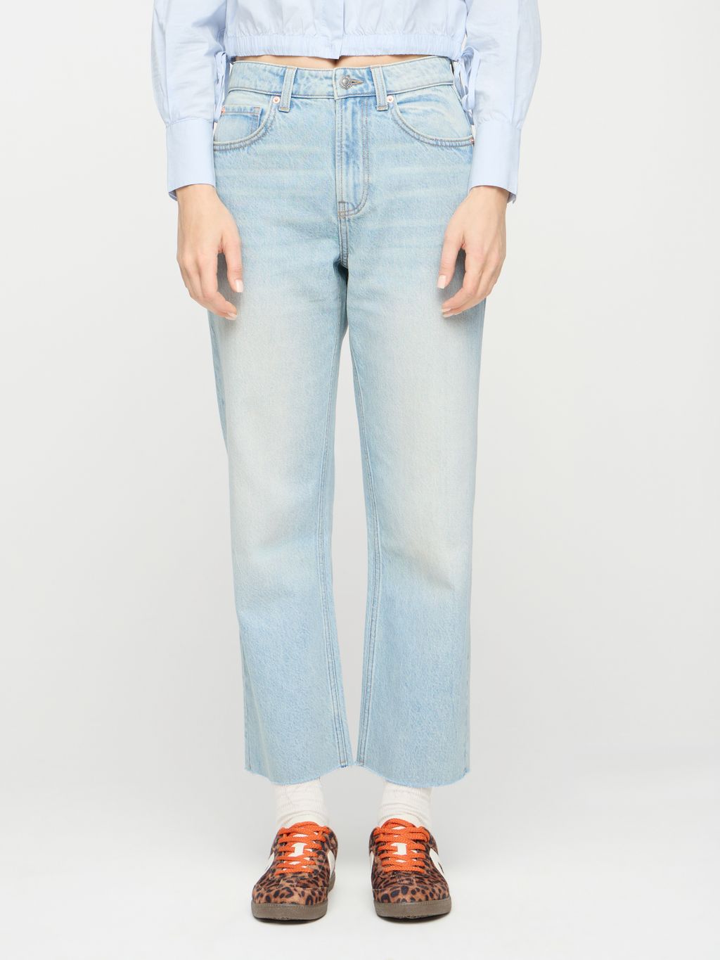 CROPPED STRAIGHT JEANS WITH RAW-EDGE HEM