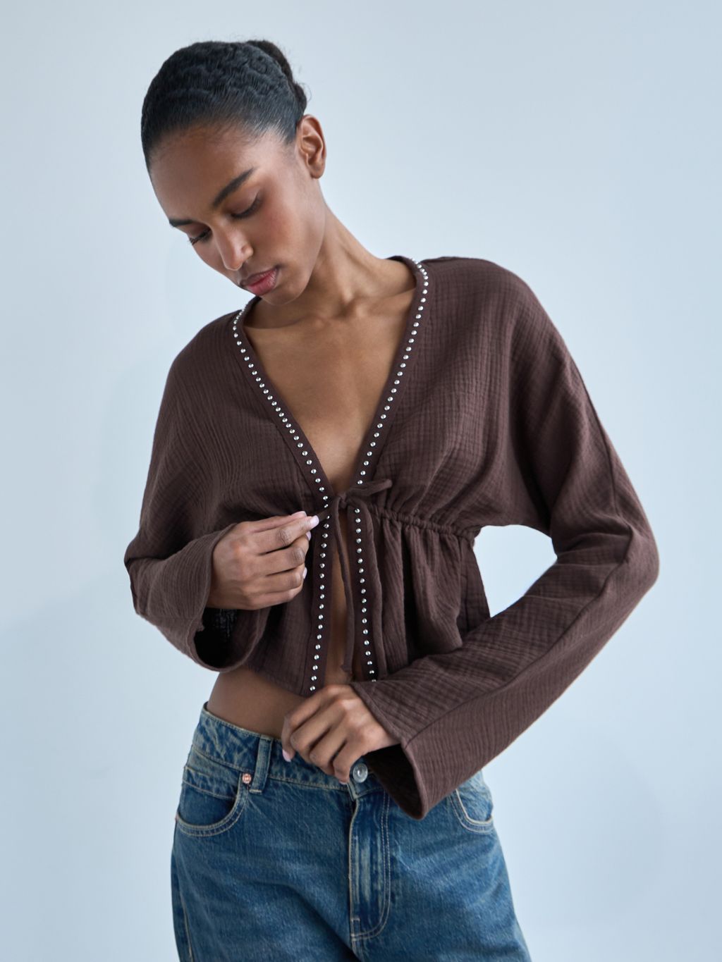 CROPPED TEXTURED TIE-FRONT BLOUSE