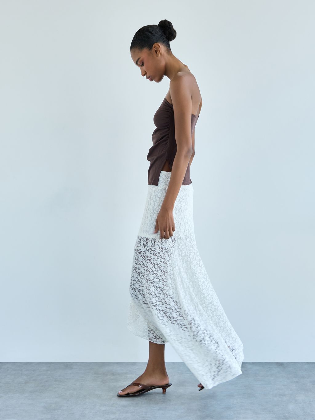 ASSYMETRIC LACE MIDI SKIRT