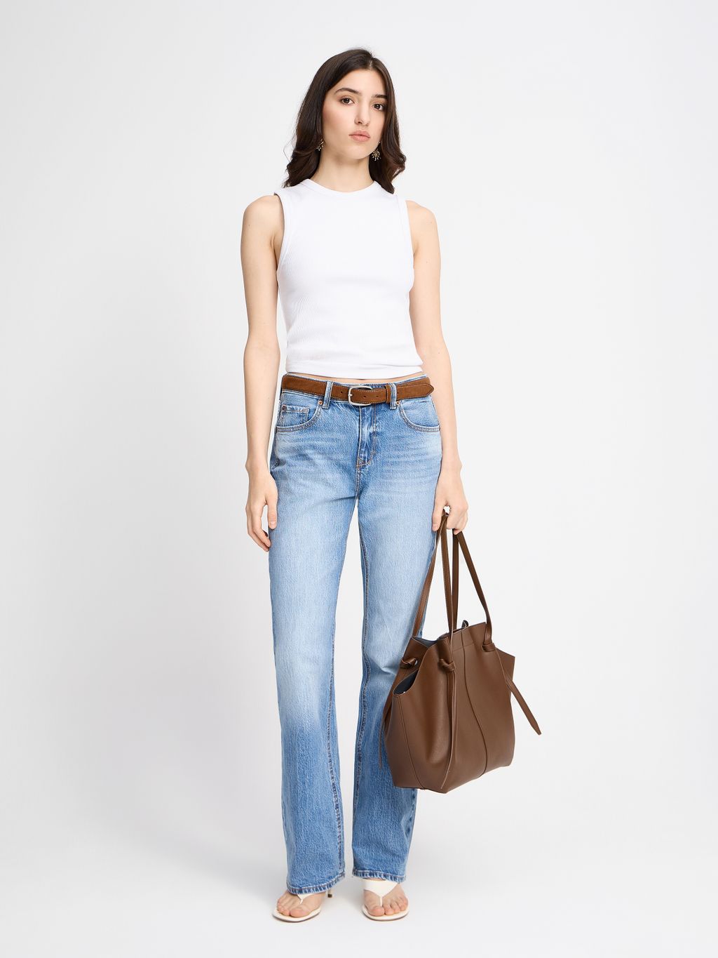 BASIC TANK TOP WITH A CREW NECK