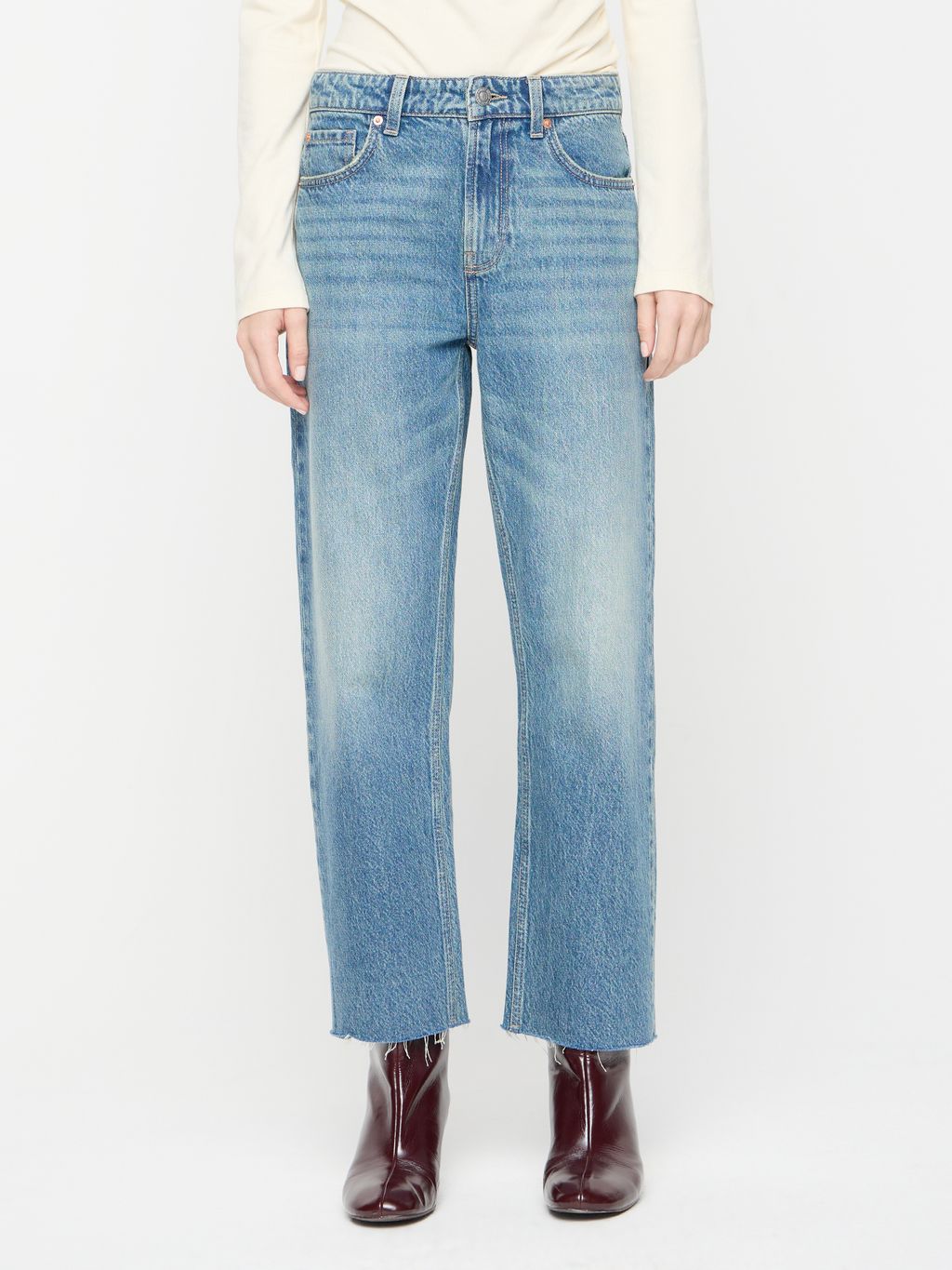 CROPPED STRAIGHT JEANS WITH RAW-EDGE HEM