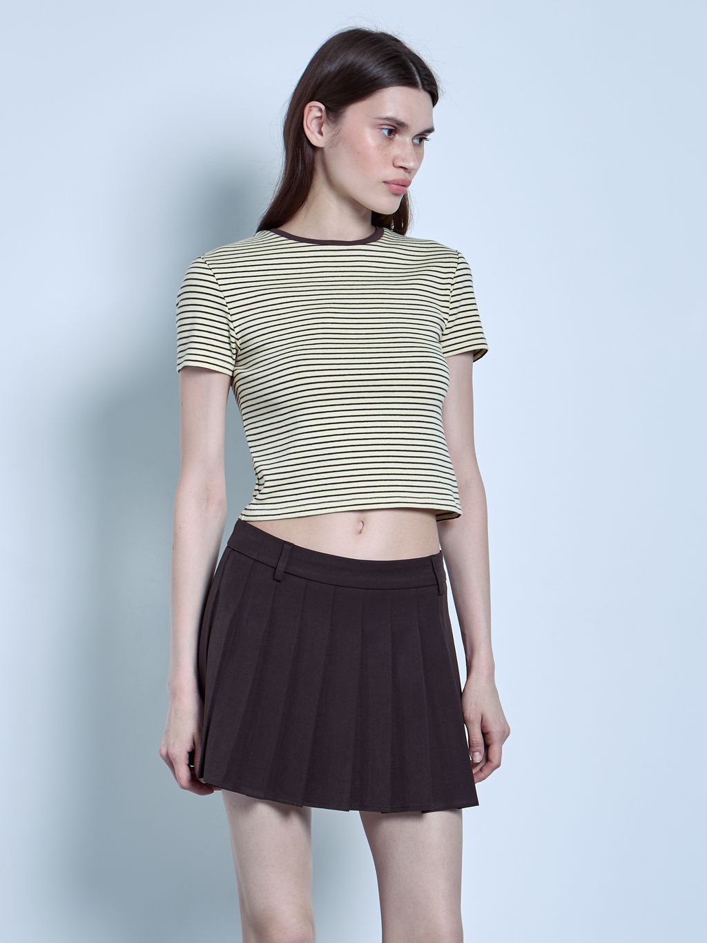 LOW WAIST PLEATED MINI SKIRT
