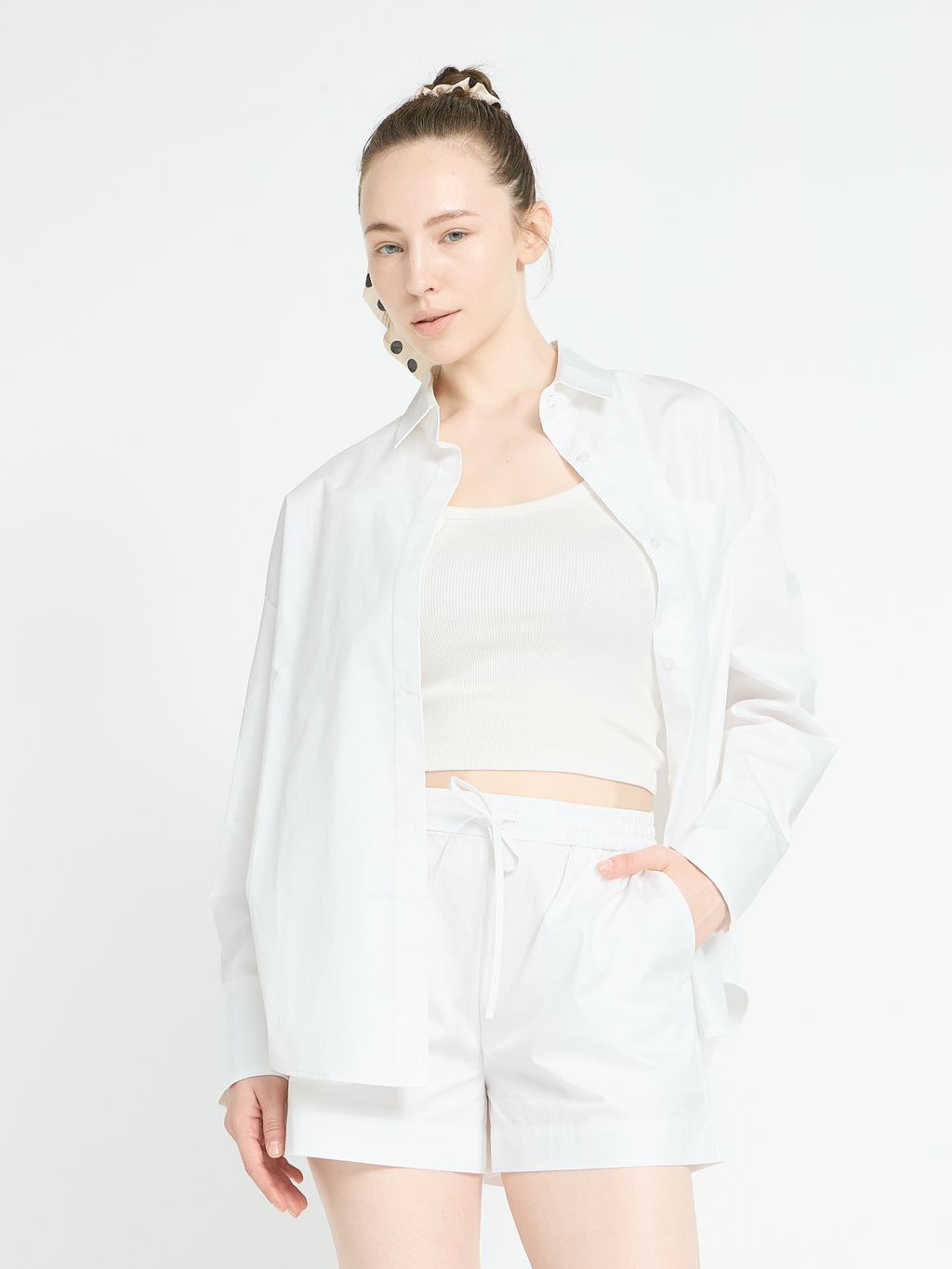 POPLIN SHORTS WITH A DRAWSTRING WAISTBAND