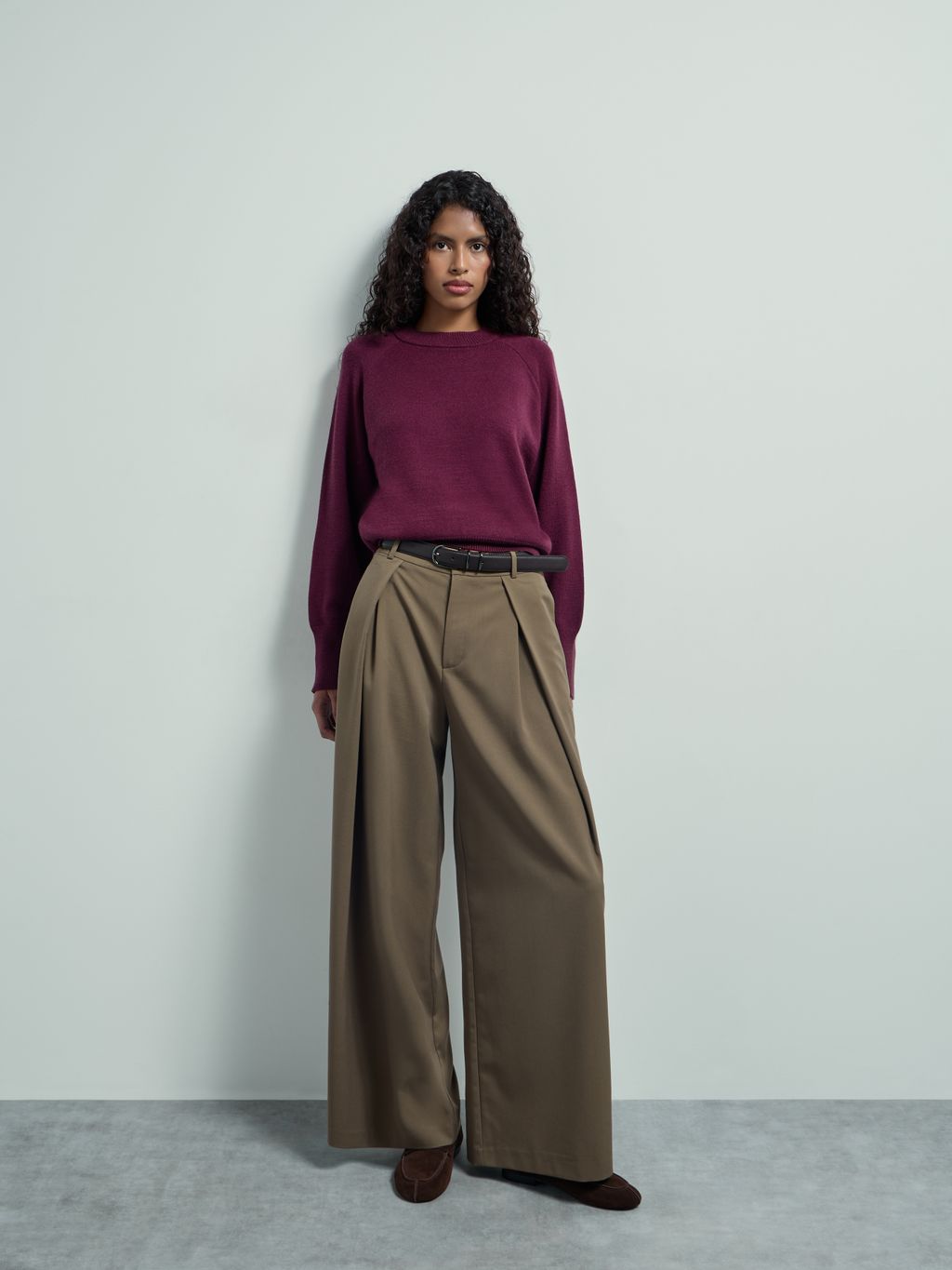 УКОРОЧЕННЫЙ МЯГКИЙ СВИТЕР С МАНЖЕТАМИ