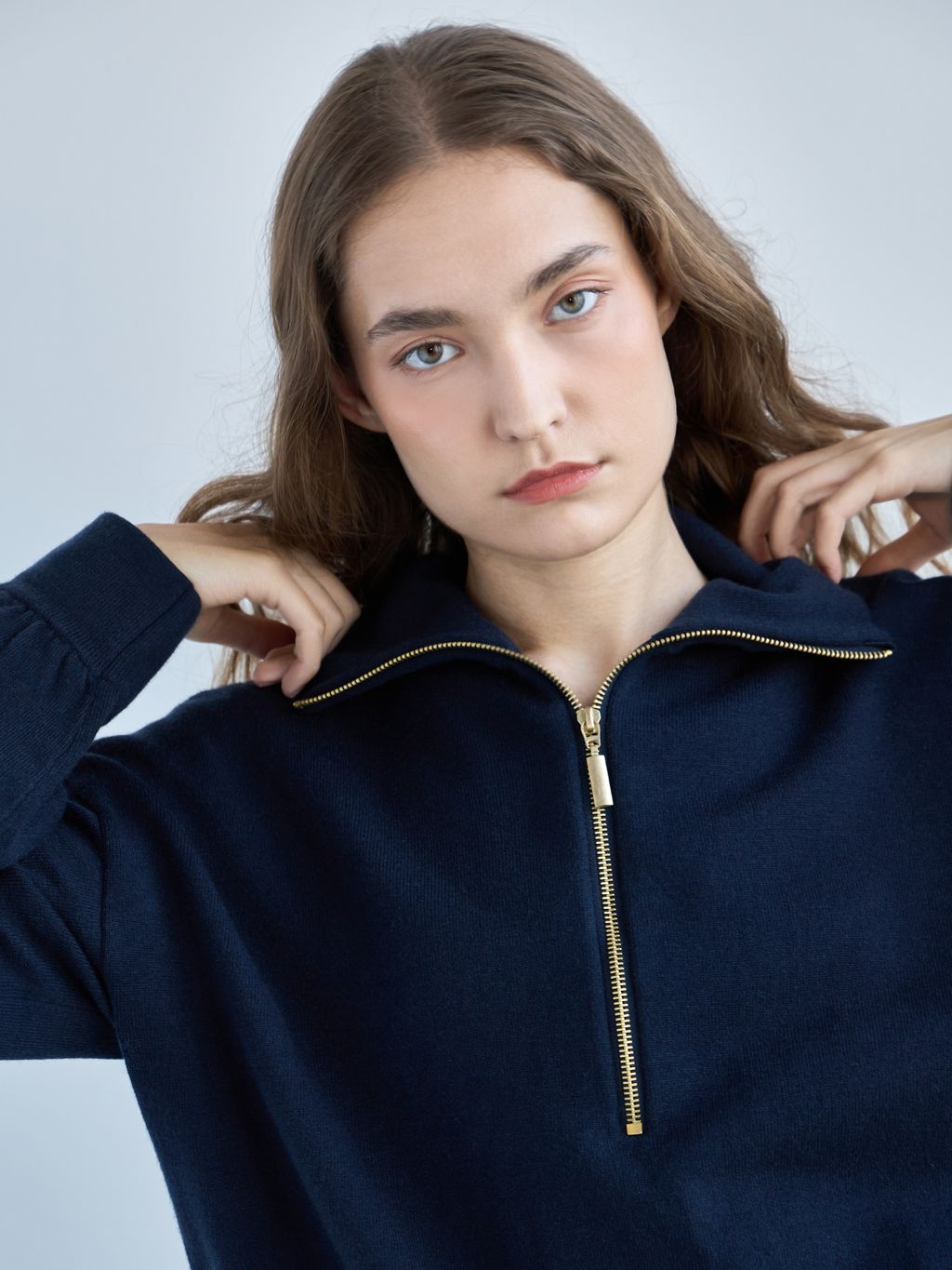 BASIC SOFT HALF-ZIP SWEATSHIRT