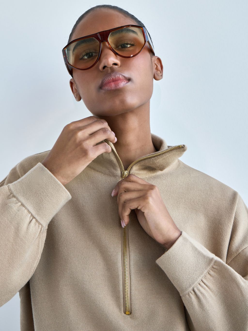 BASIC SOFT HALF-ZIP SWEATSHIRT